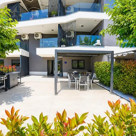 Patty 1 A Modern With Outdoor Kitchen & Terrace In * ウマグ