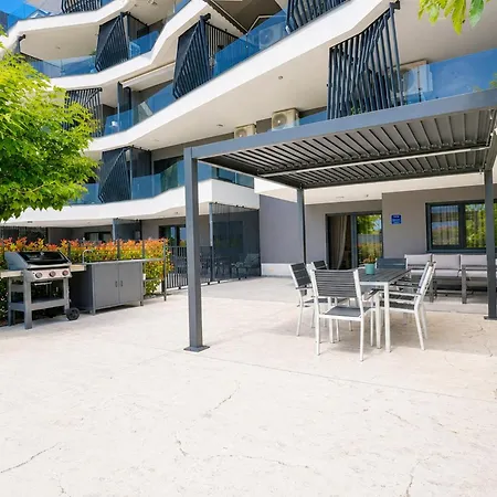 アパート Patty 1 A Modern With Outdoor Kitchen & Terrace In